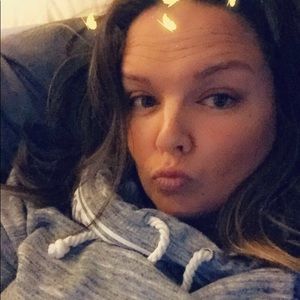 Meet your Posher, Chenoa